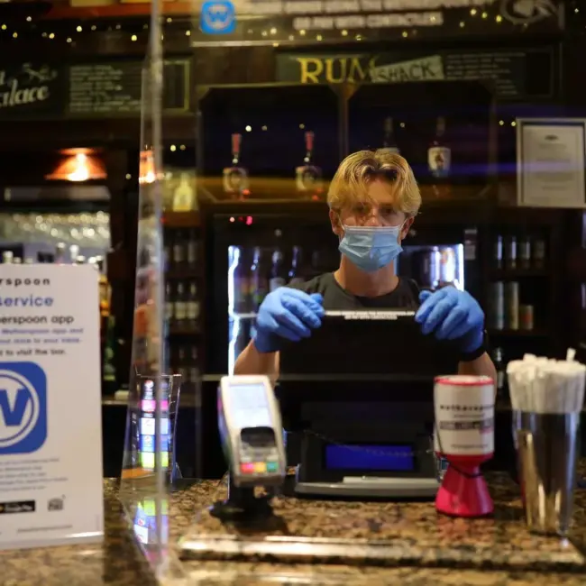 Smoke-free pubs boost Wetherspoon