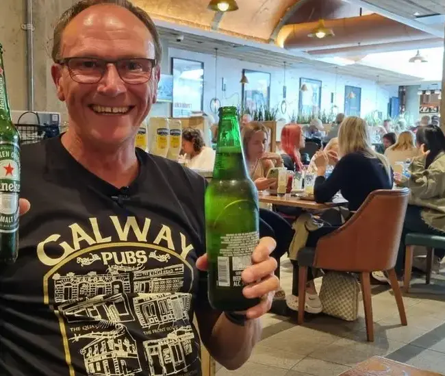 Derbyshire man completes tour of every Wetherspoon pub